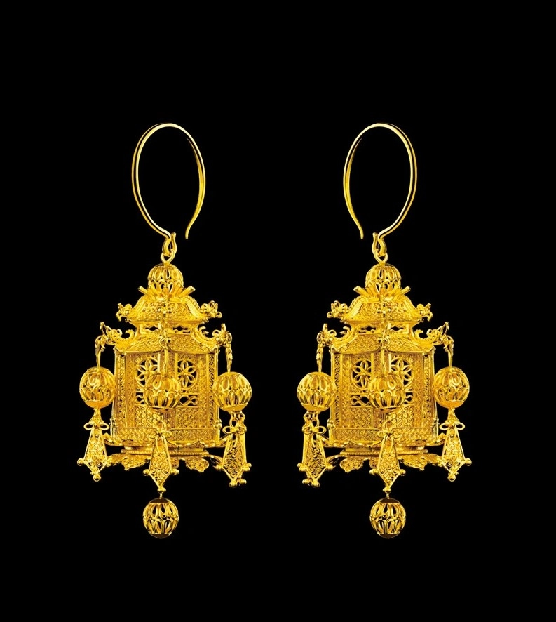 earing.jpg|300
